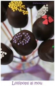 Lollipops senza glutine al mou e cioccolato - Cardamomo & co